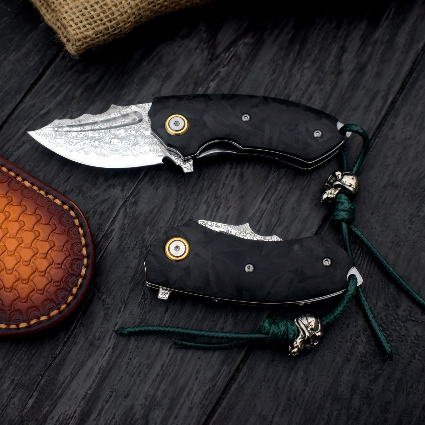 VG10 Damascus Pocket Knife – Carbon Fiber Handle