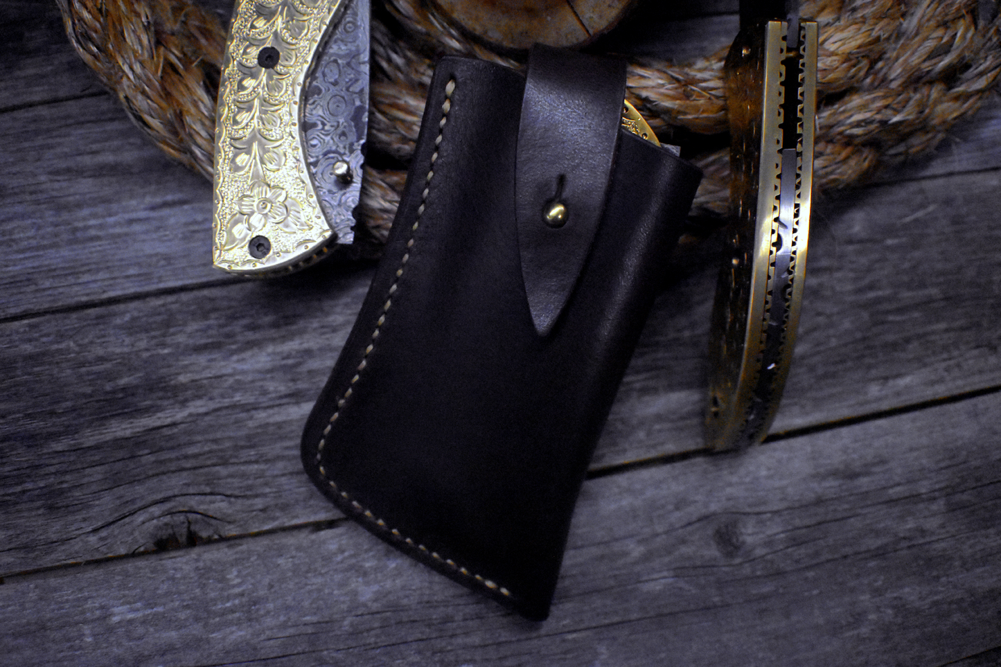 Damascus Pocket Knife – Carved Brass Handle