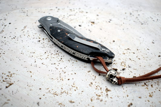 Damascus Pocket Knife – Carbon Fiber Handle with Gold Flakes