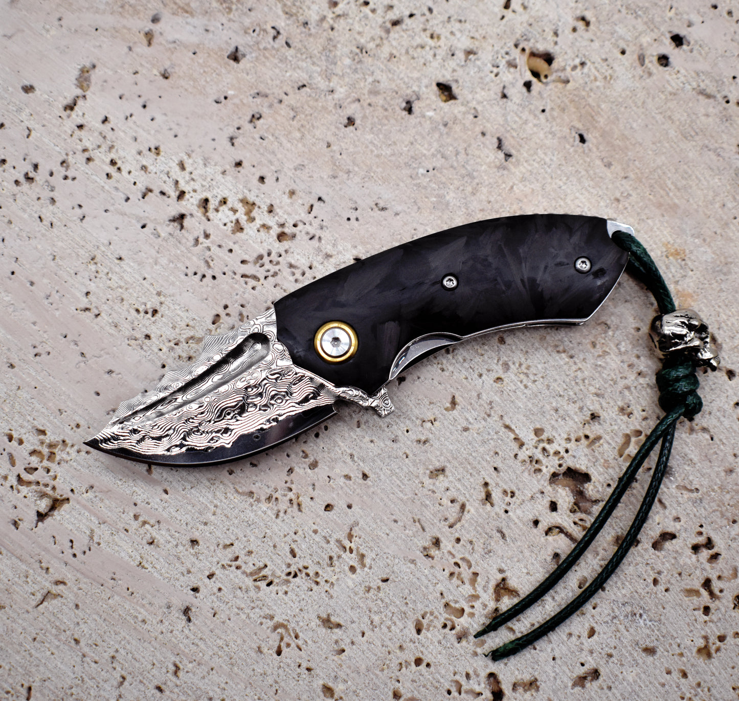VG10 Damascus Pocket Knife – Carbon Fiber Handle