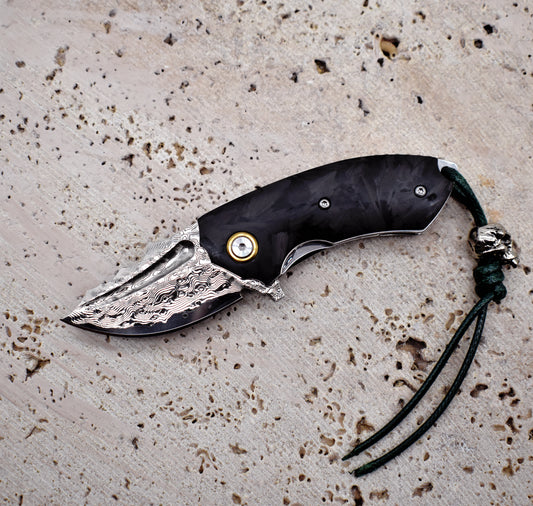 VG10 Damascus Pocket Knife – Carbon Fiber Handle